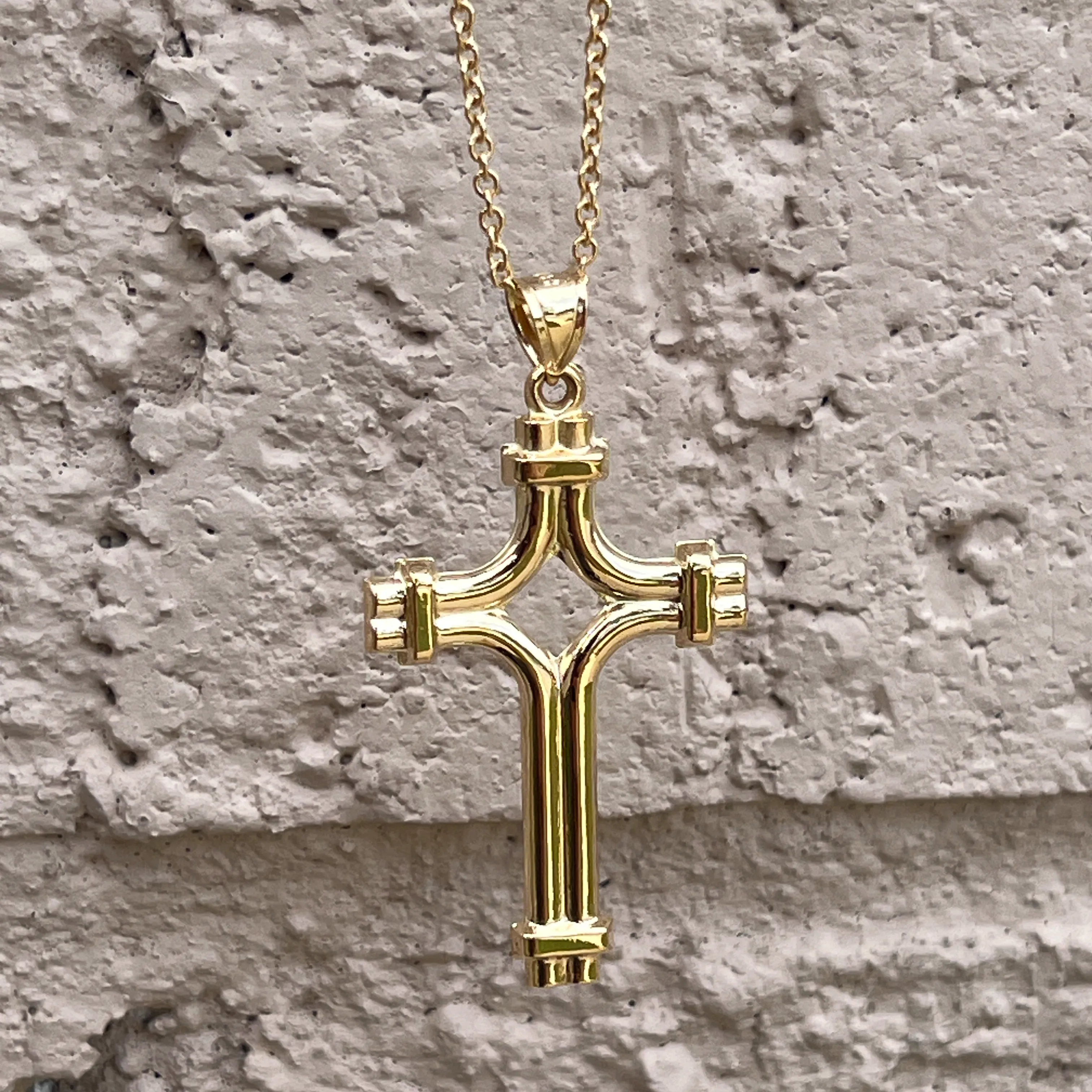 14K YELLOW GOLD PIERCED TUBE CROSS PENDANT