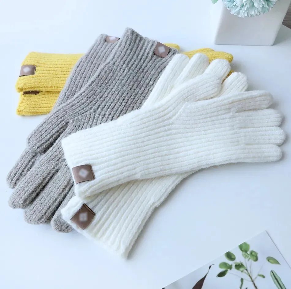 Woolen Knit Gloves with Touchscreen Fingers